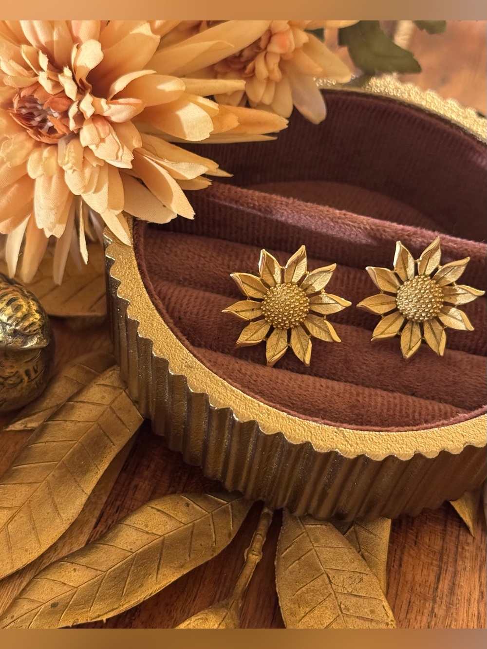 Gold Sunflower Vintage Earrings - Picture 3 of 14
